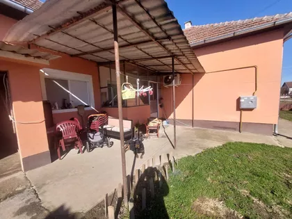 Vojvođanska | 4zida.rs