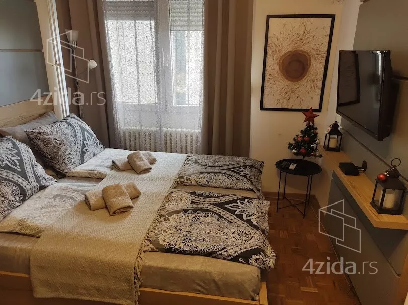 Troiposoban stan | 4zida