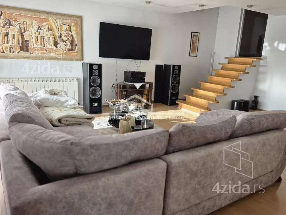 Petoiposoban stan | 4zida