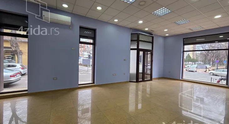 Poslovni prostor | 4zida