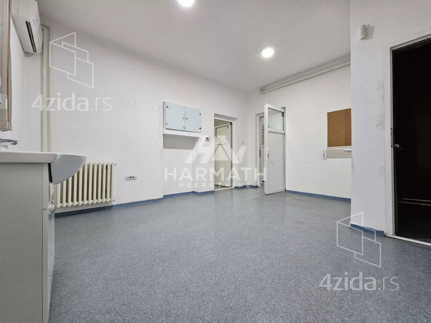 Poslovna zgrada | 4zida