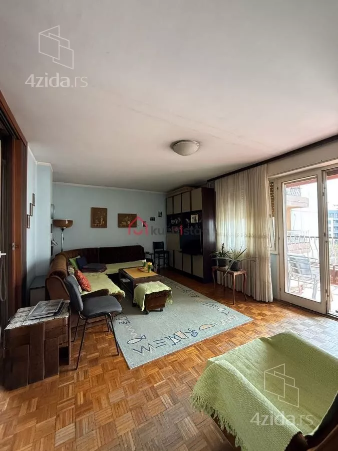 Troiposoban stan | 4zida