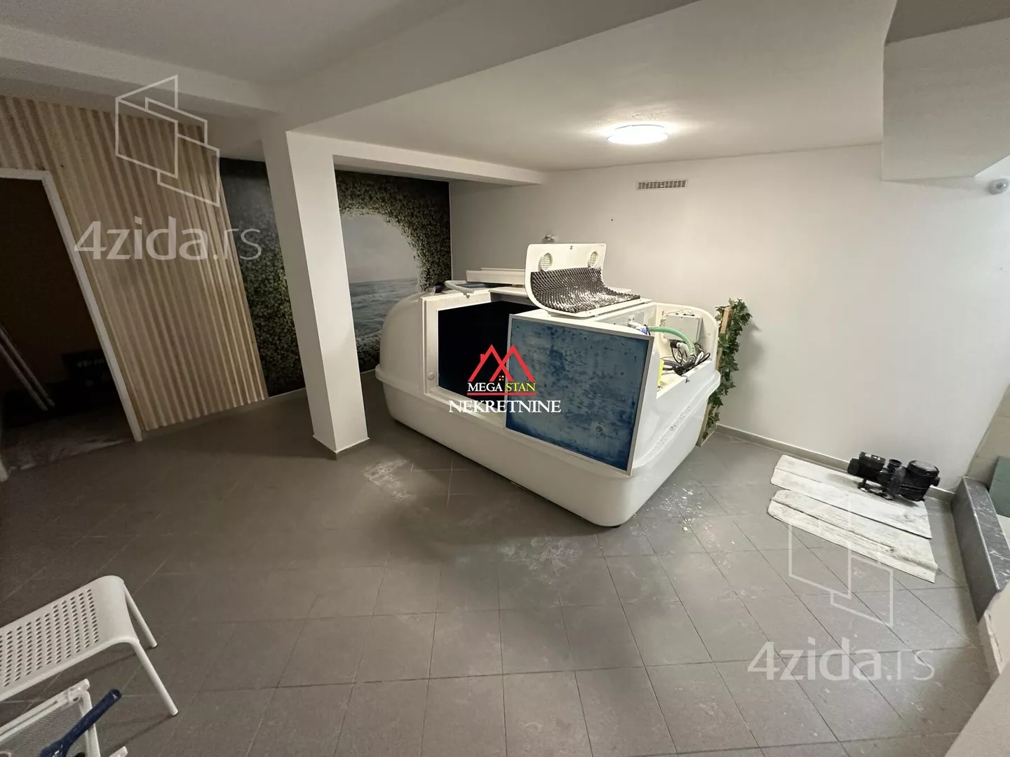 Lokal | 4zida