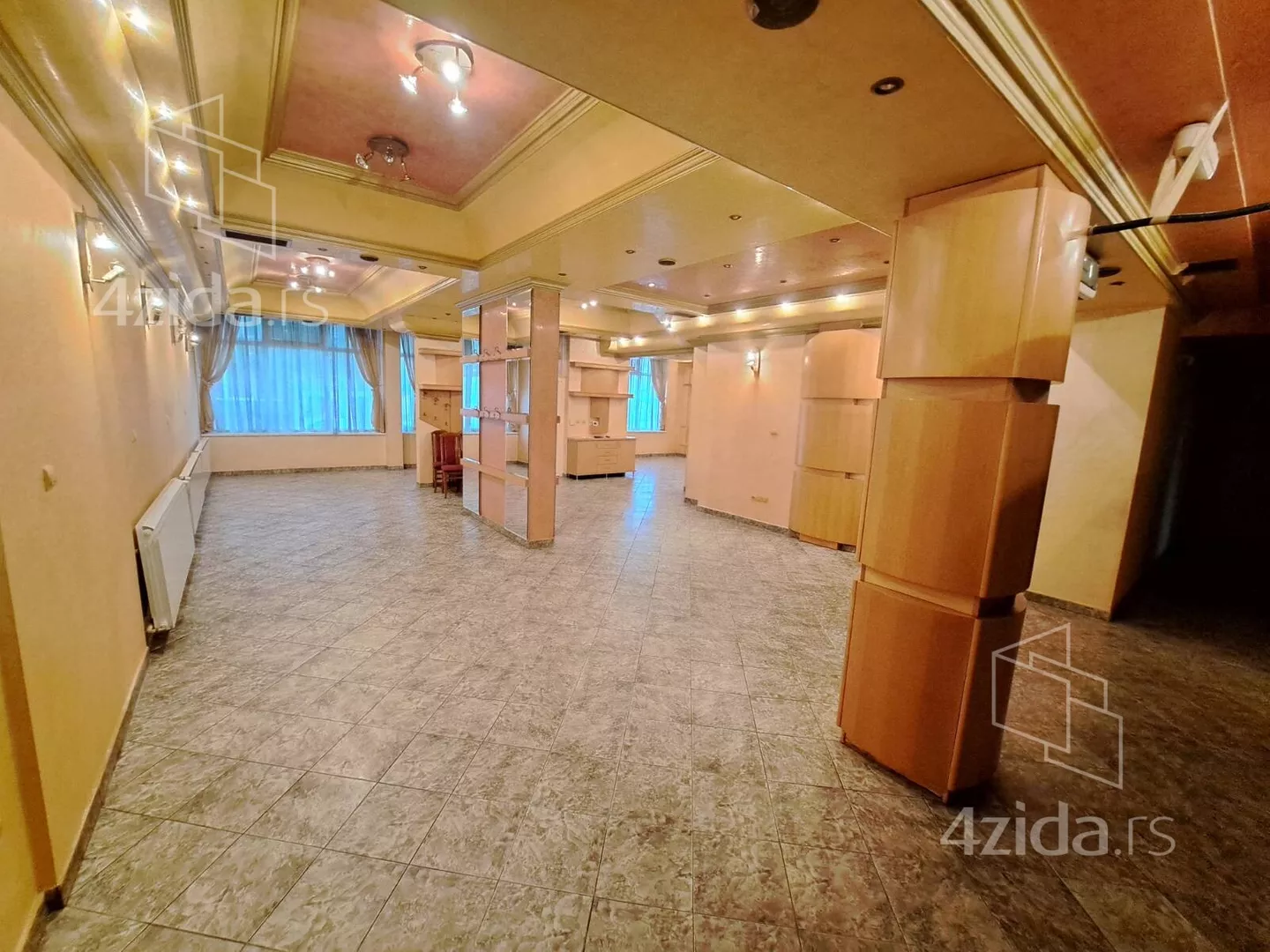 Poslovni prostor | 4zida