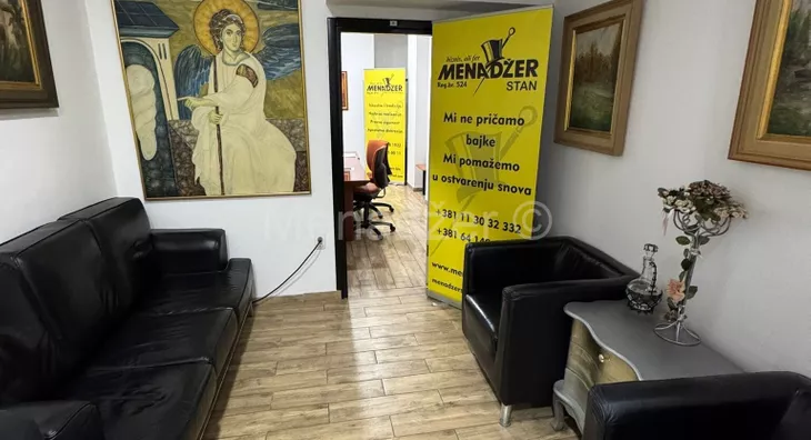 Poslovna zgrada | 4zida