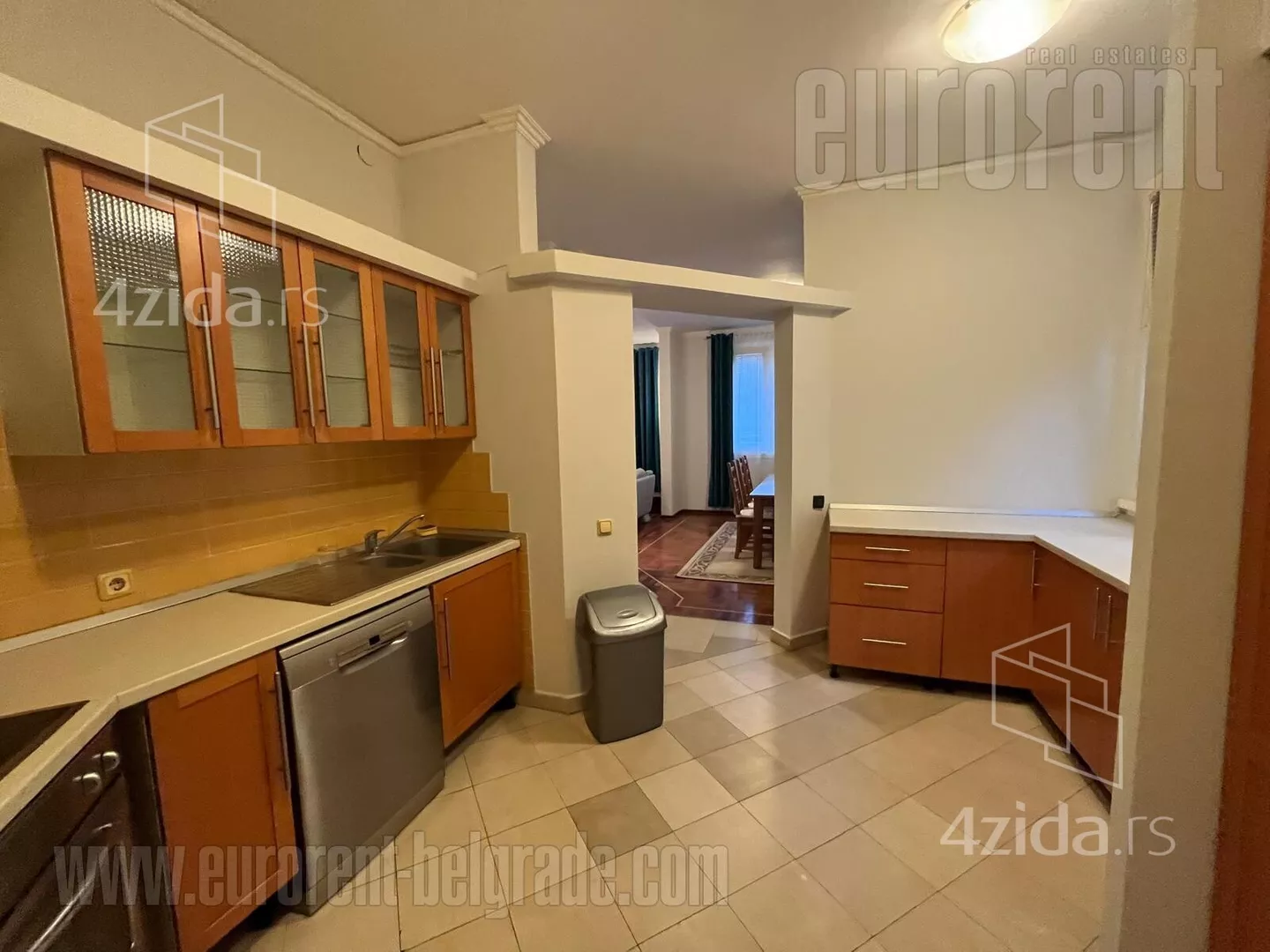 Četvoroiposoban stan | 4zida