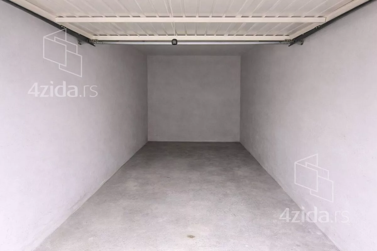 Garaža | 4zida