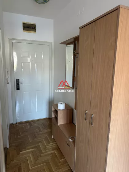 Janka Čmelika | 4zida.rs