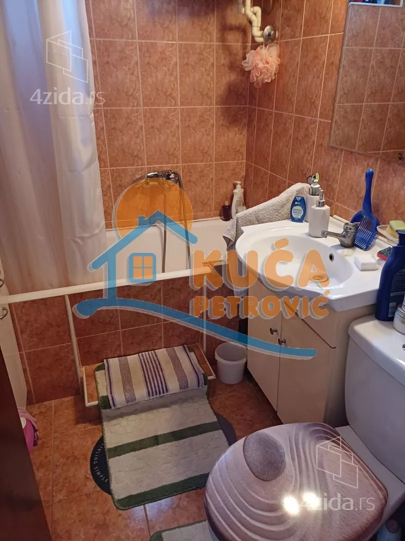 Troiposoban stan | 4zida