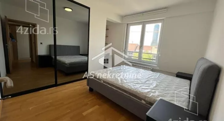 Četvoroiposoban stan | 4zida