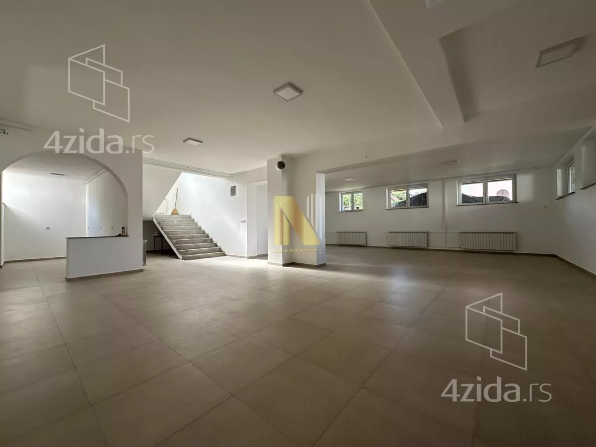 Poslovni prostor | 4zida