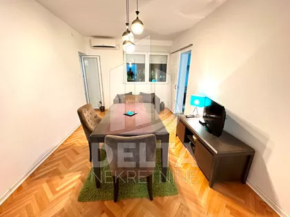 Crveni Pevac | 4zida.rs