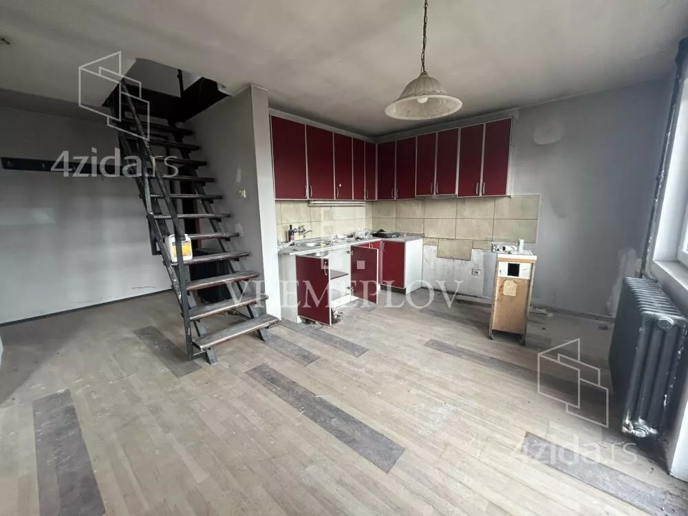 Troiposoban stan | 4zida