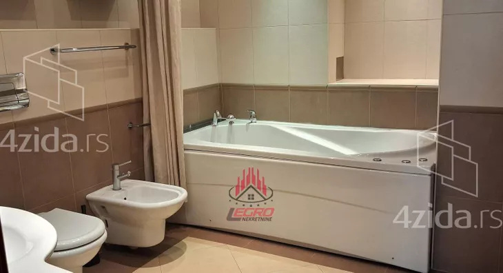 Petoiposoban stan | 4zida