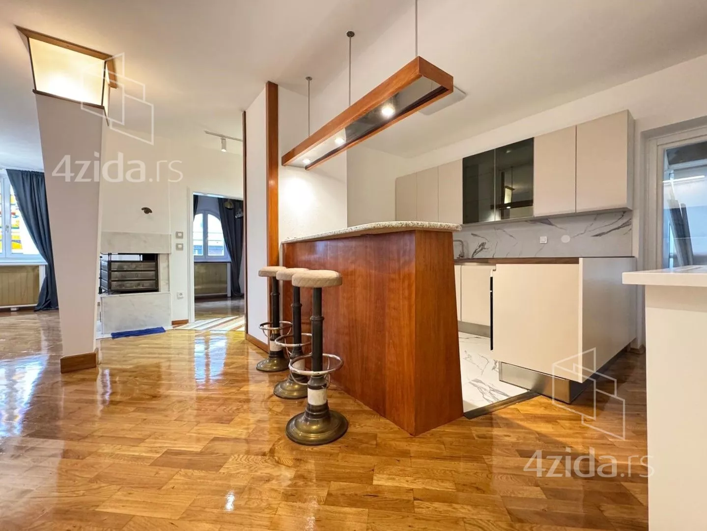 Petosoban stan | 4zida