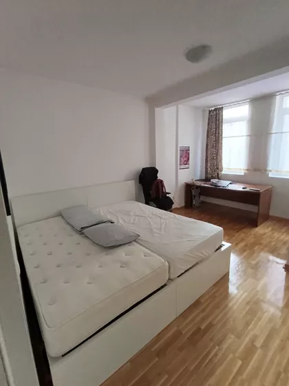 Vukov Spomenik | 4zida.rs