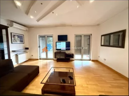 Surčin (mesto) | 4zida.rs