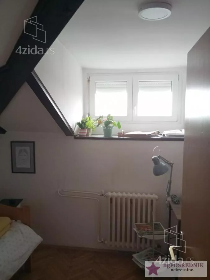 Četvoroiposoban stan | 4zida