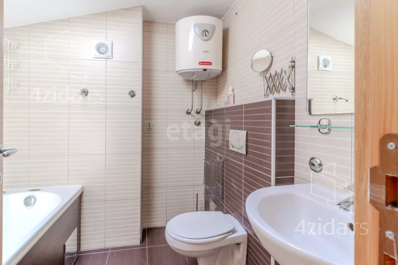 Troiposoban stan | 4zida