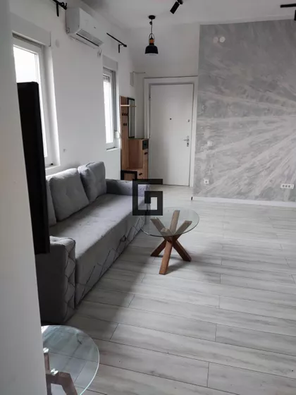 Francuska | 4zida.rs