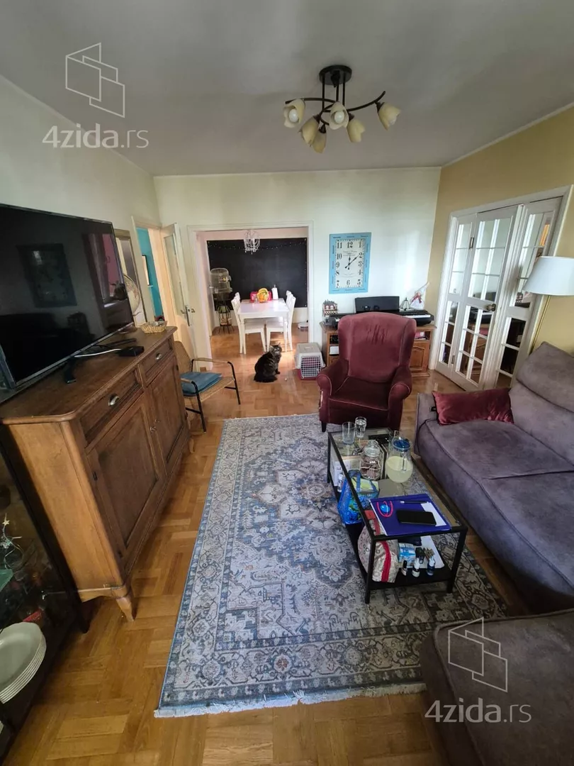 Troiposoban stan | 4zida