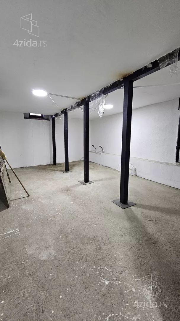 Poslovni prostor | 4zida