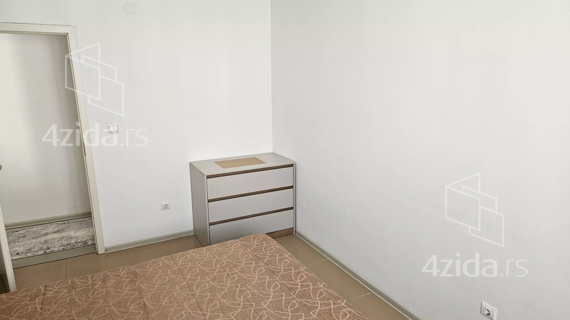 Сдается трехкомнатная квартира, Orašačka 1, 350€, 64m² — фото