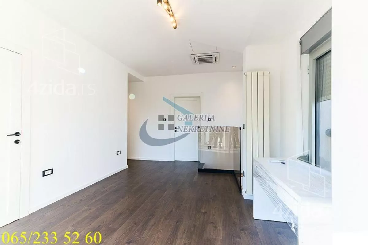 Petosoban stan | 4zida