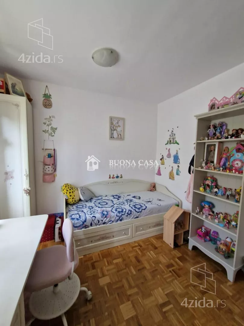Troiposoban stan | 4zida