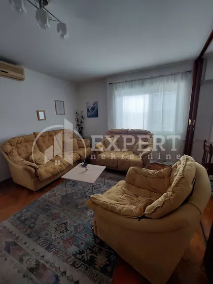 Prvomajska | 4zida.rs