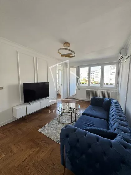 Jovana Rajića | 4zida.rs