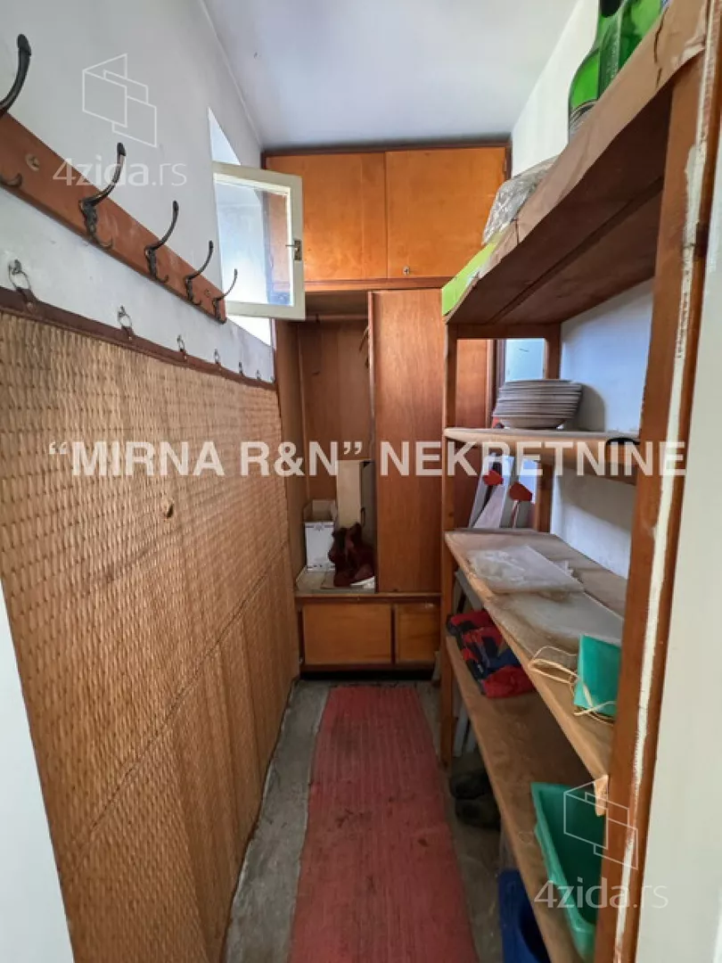 Troiposoban stan | 4zida