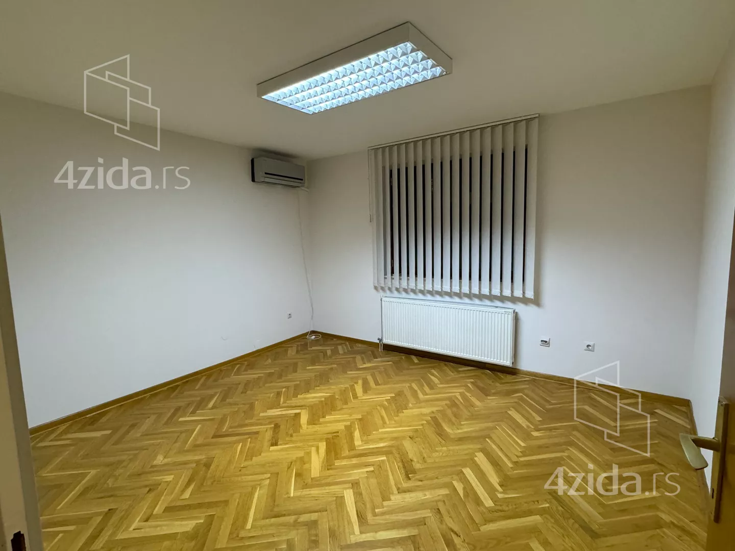 Četvoroiposoban stan | 4zida