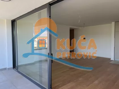 Janisa Janulisa | 4zida.rs