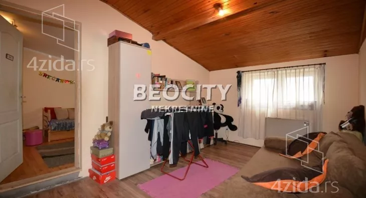 Petoiposoban stan | 4zida