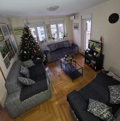 Cara Dušana | 4zida.rs