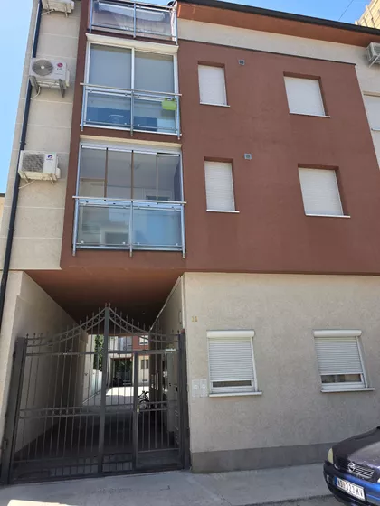 Stevana Sremca 11 | 4zida.rs