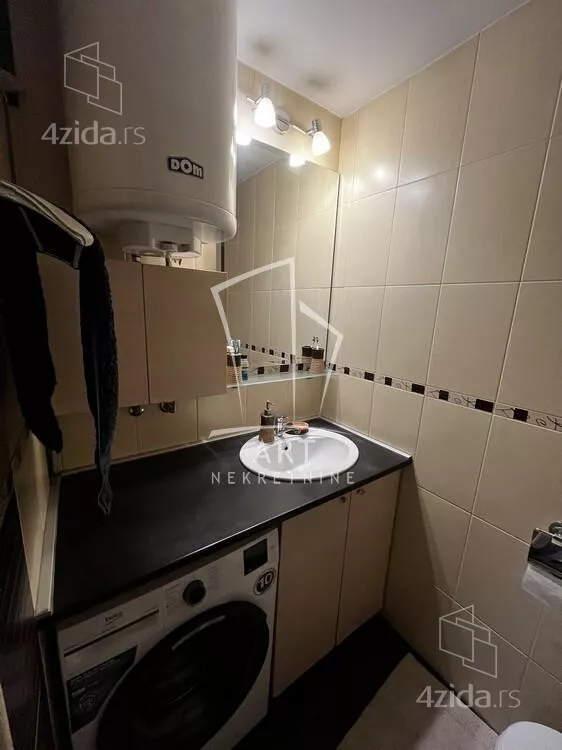 Šestosoban stan | 4zida