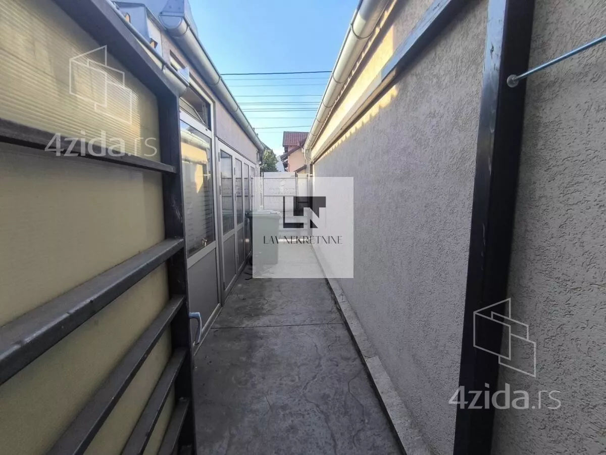 Lokal | 4zida