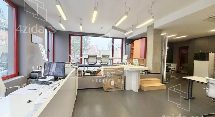 Poslovni prostor | 4zida