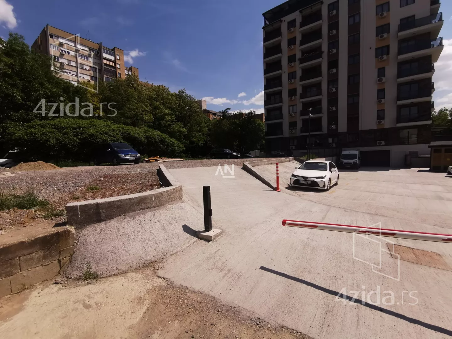 Garaža | 4zida