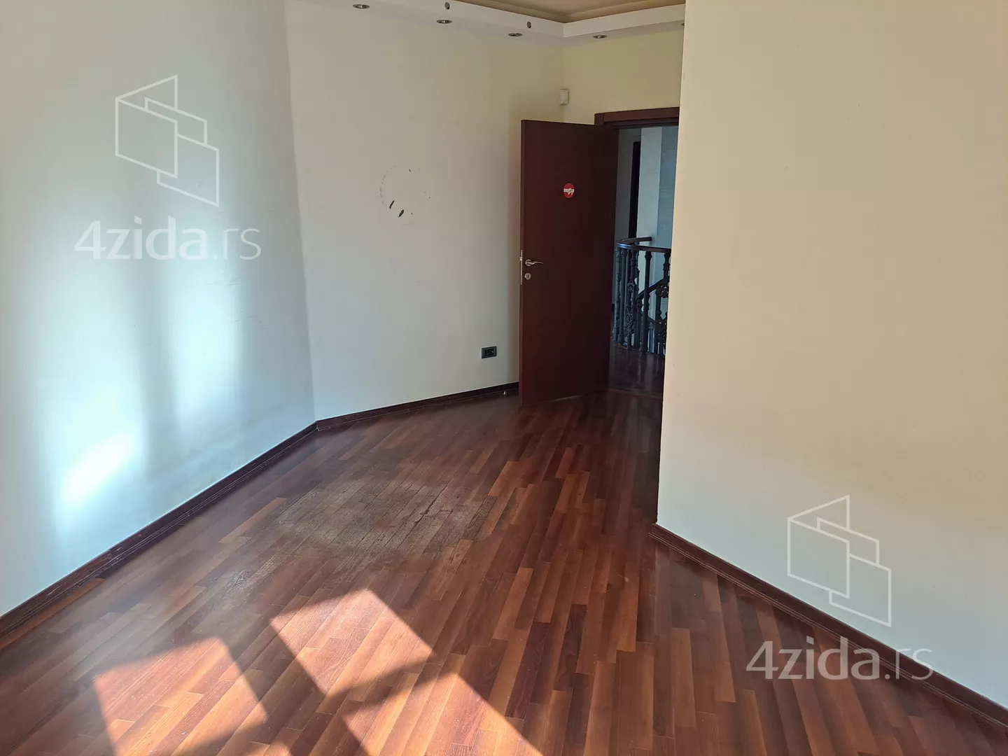 5-etažna kuća | 4zida