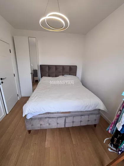 Ustanička | 4zida.rs