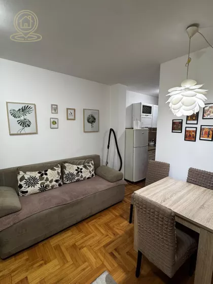 Dr Velizara Kosanovića | 4zida.rs