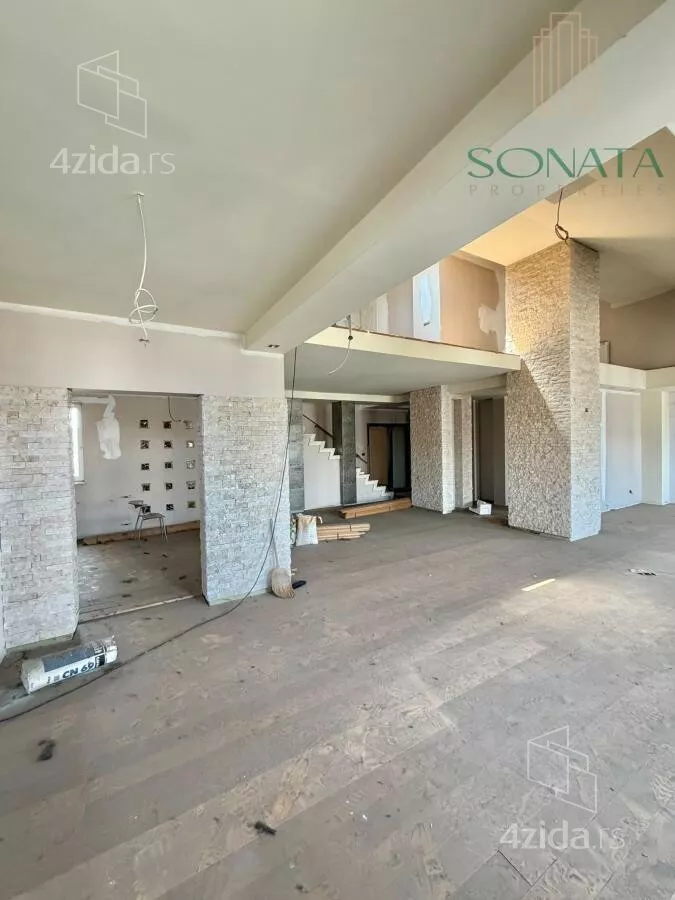 Sedmosoban stan | 4zida