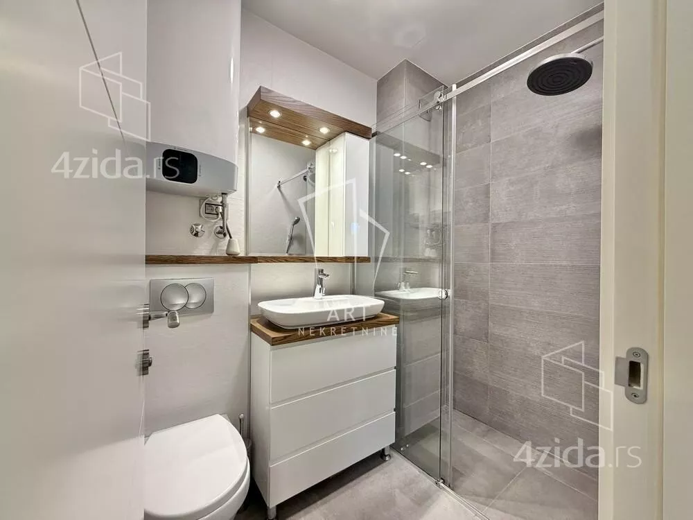 Petosoban stan | 4zida