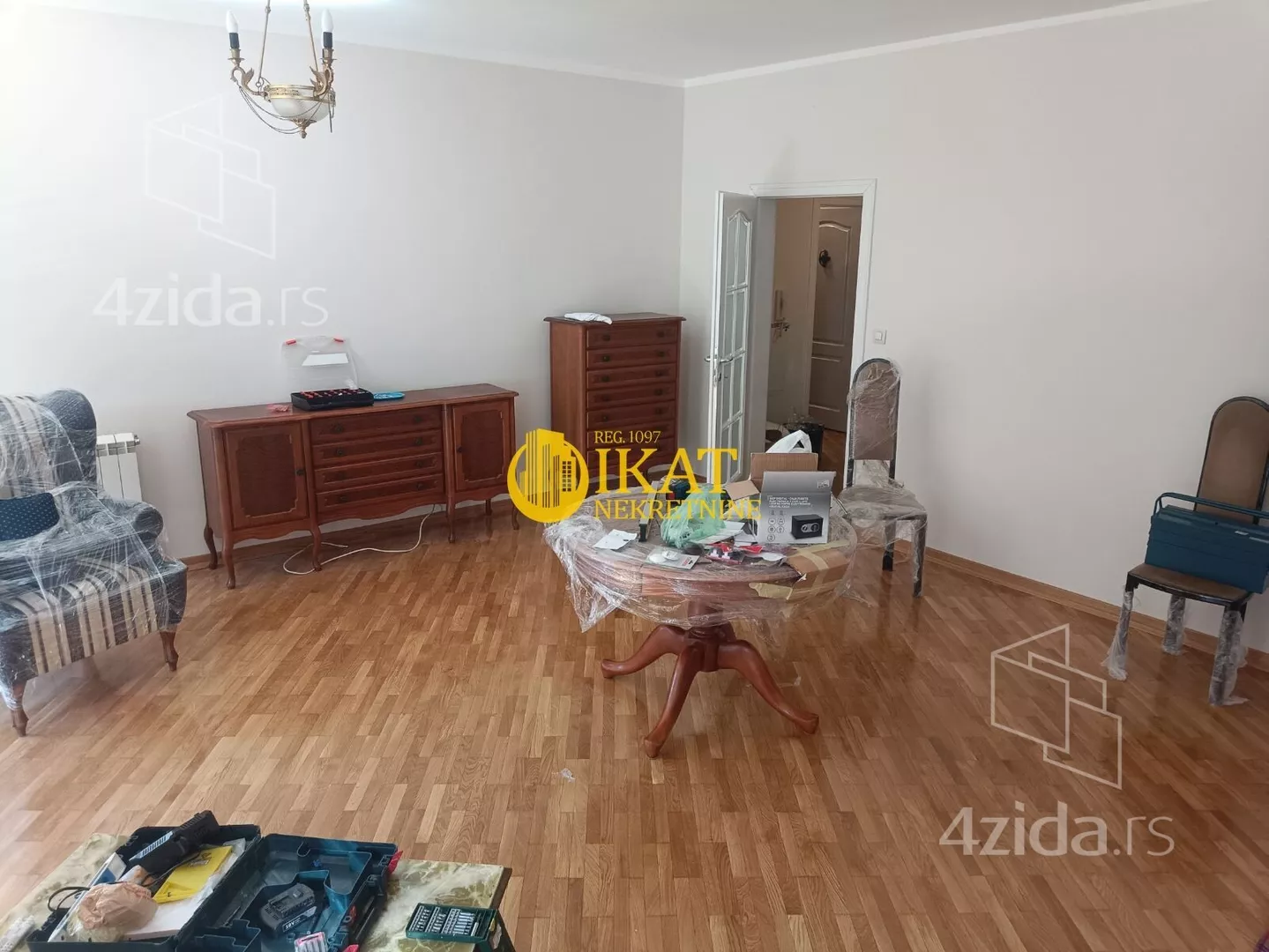 Troiposoban stan | 4zida