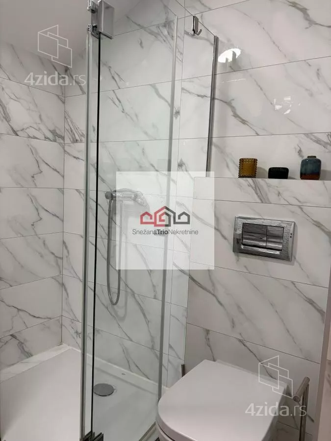 Petosoban stan | 4zida