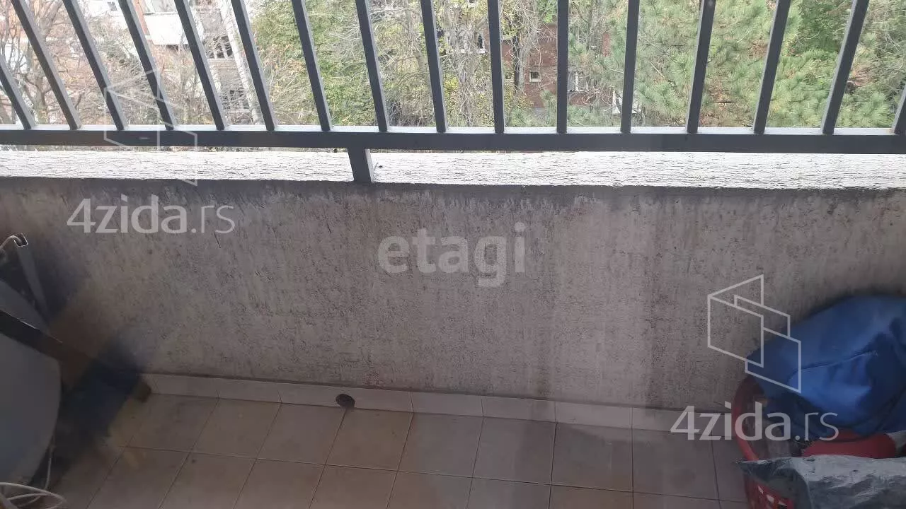 Šestosoban stan | 4zida