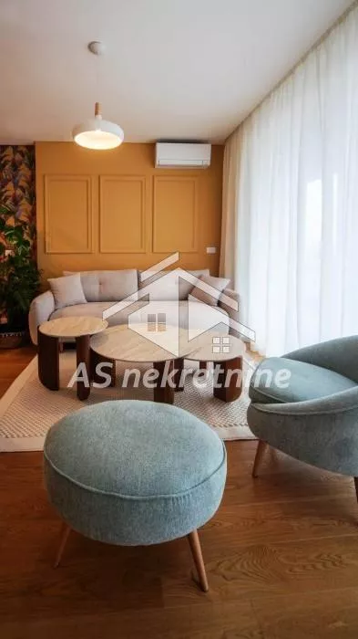 Vukov Spomenik | 4zida.rs